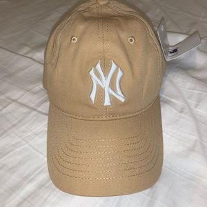 Nude NY Yankees cap